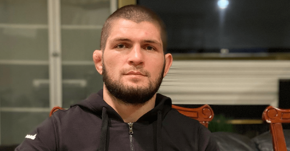 Khabib kicked off plane